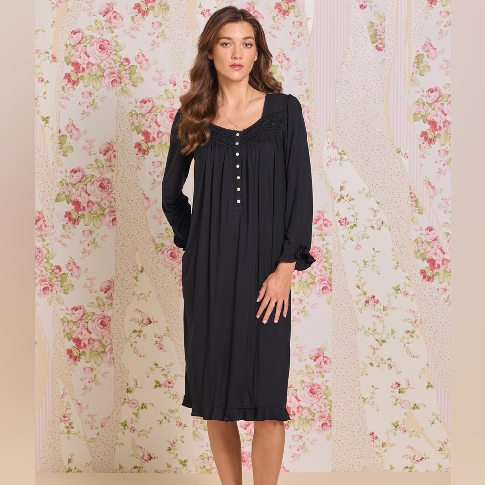 Eileen West Black Long Sleeve Ballet Nightgown Size Small‎